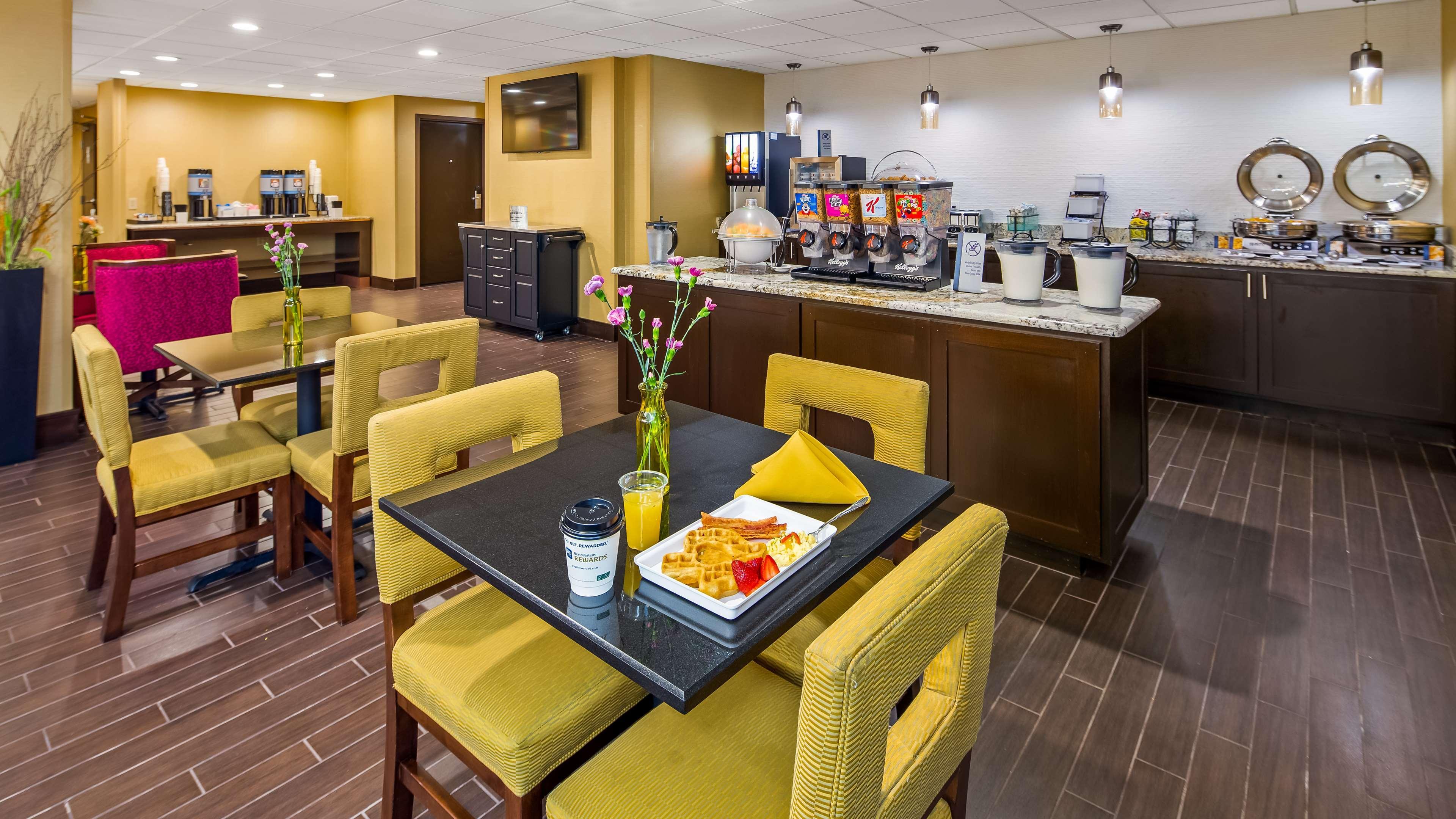 Best Western Plus Lake Jackson Inn & Suites Ngoại thất bức ảnh